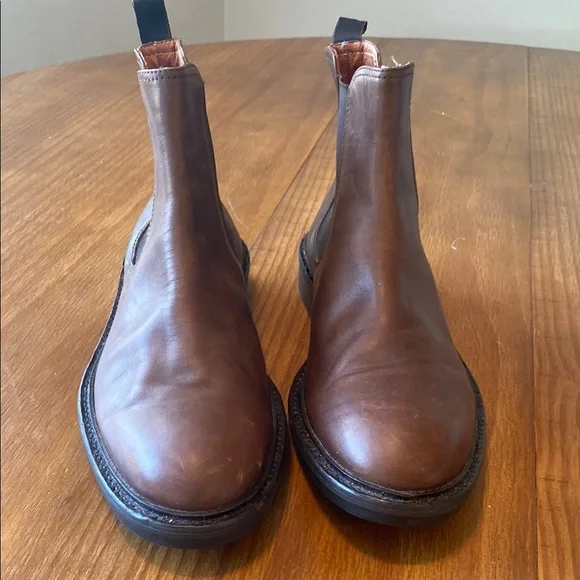 Bacco Bucci Brown Leather Chelsea Boots with Elastic Panels - Picture 2 of 6